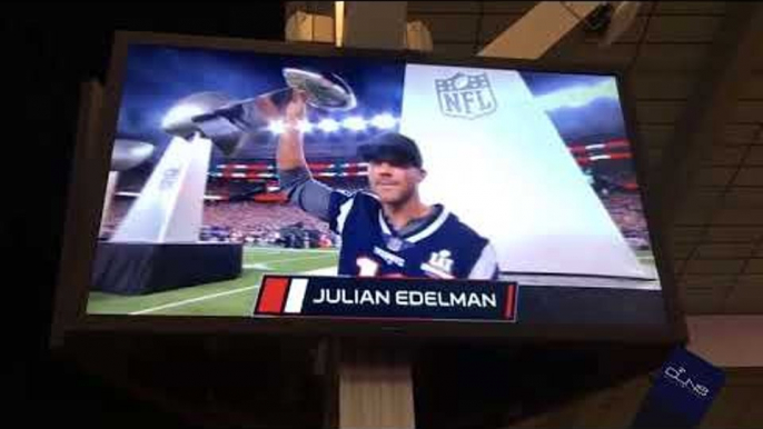 Julian Edelman surprises fans in return to PATRIOTS Super Bowl Ceremony