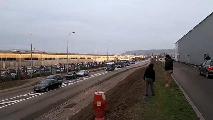 Gilets jaune contre gendarmes mobiles à Noidans-lès-Vesoul