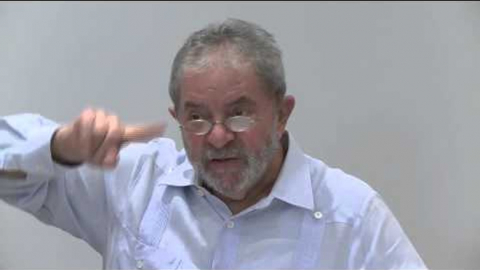 Ex-presidente Lula descarta candidatura e ainda fala sobre mensalão, Copa do Mundo e Petrobras - 2/3