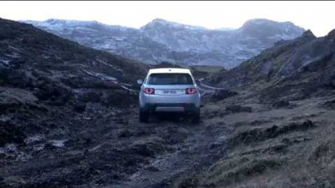 Land Rover Indus Silver - Mountain track | AutoMotoTV