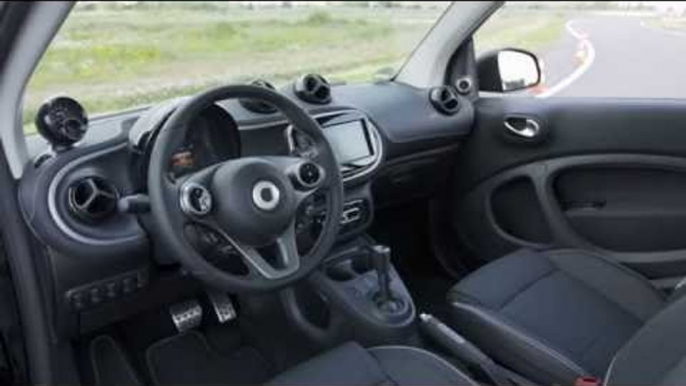 The new smart BRABUS fortwo Xclusive black Interior Design | AutoMotoTV