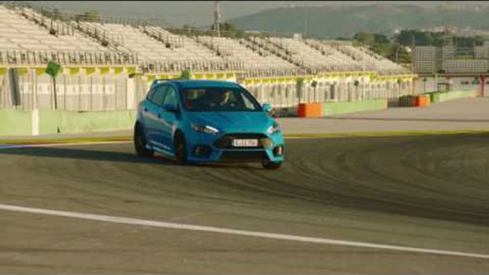 Ford Focus RS Driving Video on the Track Trailer | AutoMotoTV