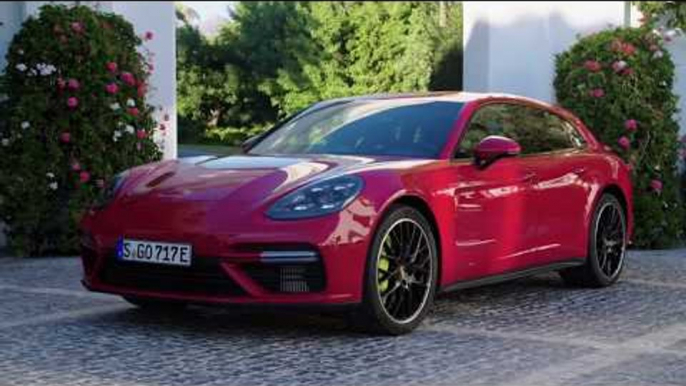 Porsche Panamera Turbo S E-Hybrid Sport Turismo Design in Carmine Red