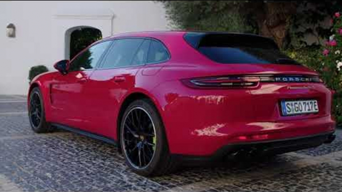 Porsche Panamera Turbo S E-Hybrid Design in Carmine Red