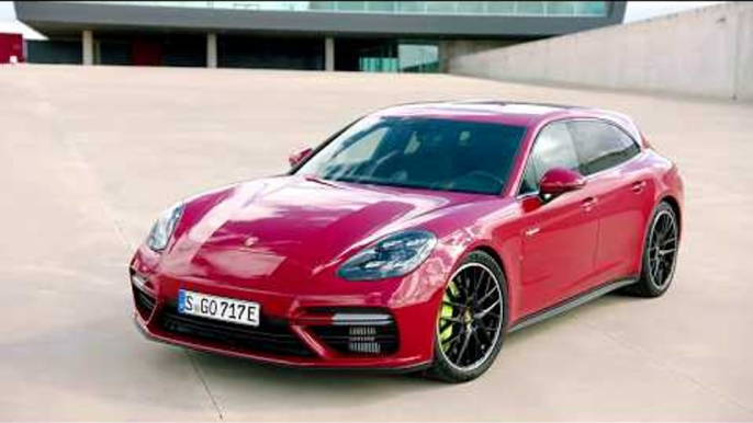 Porsche Panamera Turbo S E-Hybrid Sport Turismo in Carmine Red Design Hybrid Trackdays