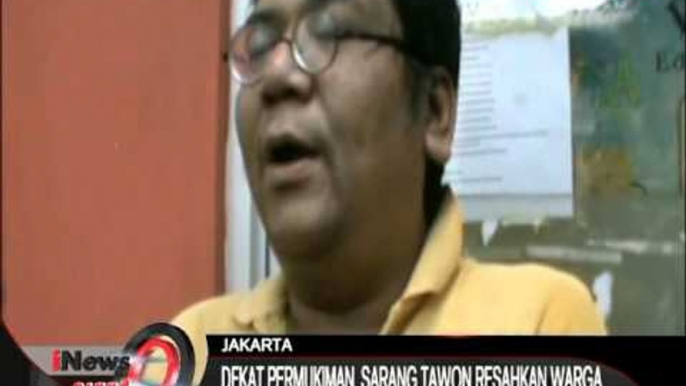 Petugas Pemadam Kebakaran Berupaya Evakuasi Sarang Tawon Raksasa Di Salemba - iNews Siang 03/12