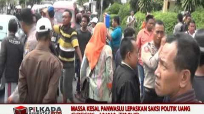 Puluhan Brimob Jaga Kantor Panwaslu Gersik, Pasca Protes Warga - iNews Petang 08/12