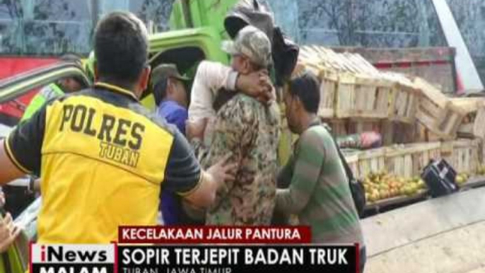 Kecelakaan maut yang melibatkan truk bermuatan jeruk terjadi di jalur Pantura - iNews Malam 02/10