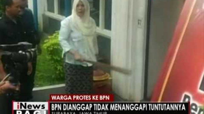 Sengketa tak ditanggapi, seorang wanita mengamuk & protes di kantor BPN, Surabaya - iNews Pagi 07/10