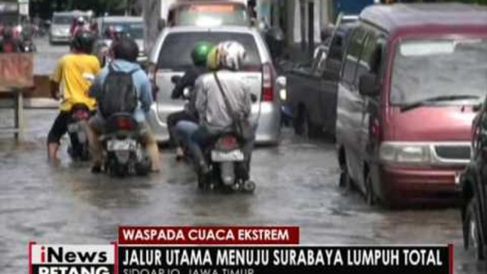 Curah hujan tinggi, jalur utama Sidoarjo menuju Surabaya lumpuh karna banjir - iNews Petang 10/10