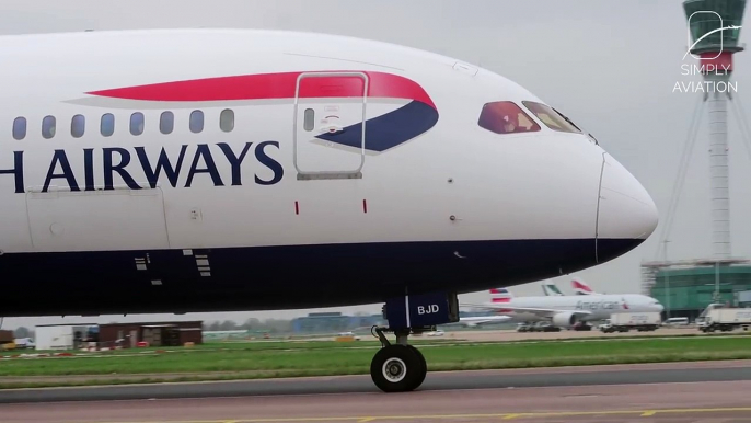 AS CLOSE AS POSSIBLE  Plane Spotting RIGHT NEXT to the runway at London Heathrow Airport