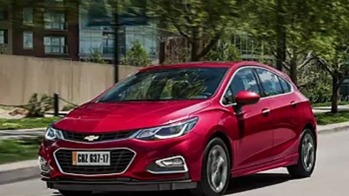 Desafiar expectativas es para gente única. El Chevrolet Cruze cuenta con una gama de asistentes avanzados que te facilitarán la vida. Como su Asistente de Arran