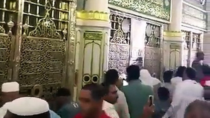 مباشر من امام قبر النبى .! يا حبيبى يا رسول الله أنشرها بقدر حبك للنبى محمد صلى الله عليه وسلم