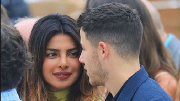 Priyanka Chopra और Nick Jonas के फैंस ने रखी डांस की डिमांड | Boldsky