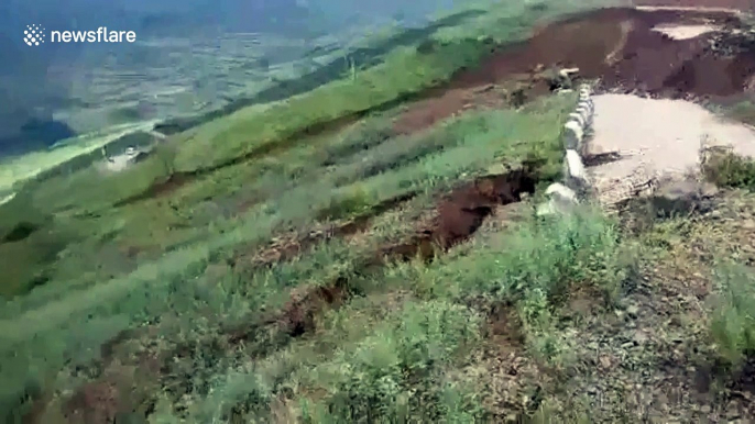 Terrifying scene as mountain road completely collapses after heavy rain