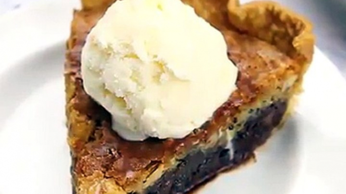 Toll House Chocolate Chip Pie - There's a reason why this is one of the most popular recipes on our site...it's AMAZING! Printable recipe here: