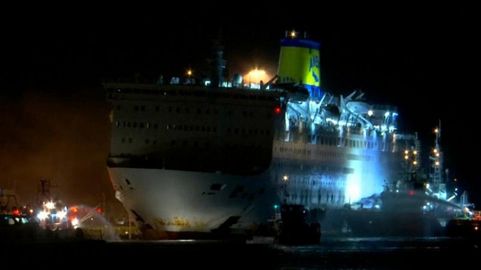 Grecia, incendio traghetto: tutti illesi i passeggeri
