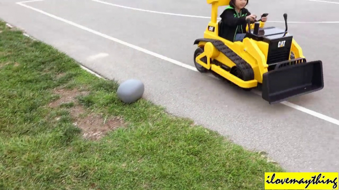 Battery Operated Ride On Trucks: Caterpillar Bulldozer Toy Truck at Work : )