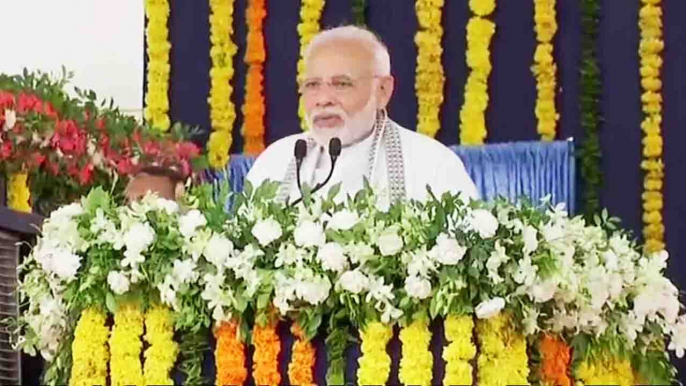 PM Modi Gujarat Visit: PM Modi Narrates his Achievements during Valsad visit  | Oneindia News