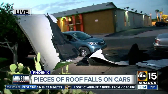 Strong winds rip off roof of Phoenix condo complex