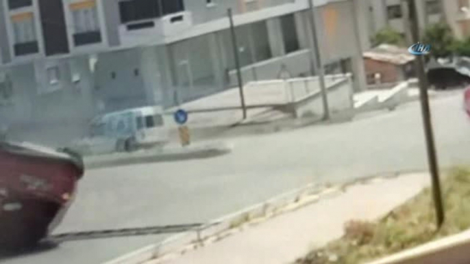 Samsun'da Kamyonetin Çarptığı Otomobil Takla Attı: 2 Yaralı... Kaza Anı Kamerada