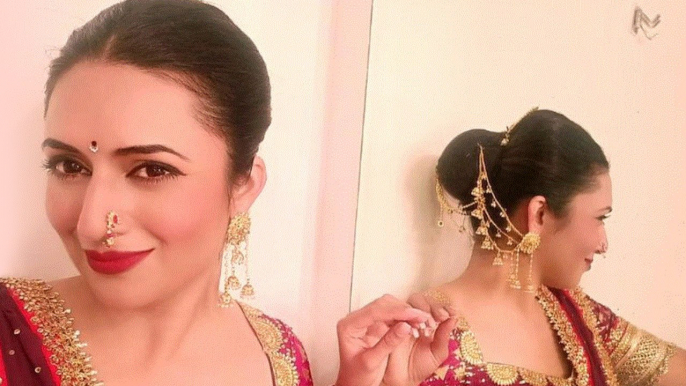 Divyanka Tripathi looks stunning in her Marathi Mulgi Avatar; check out here| FilmiBeat