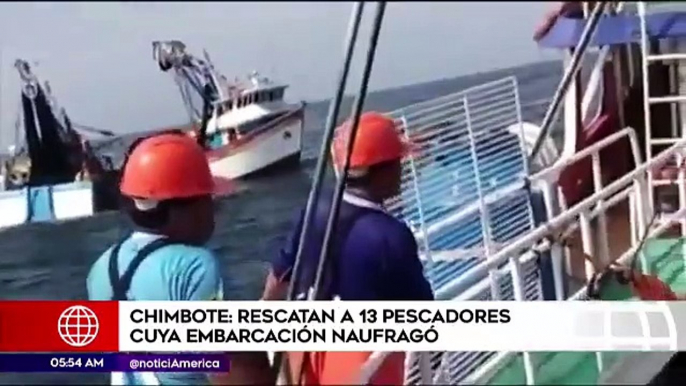 Chimbote: rescatan a 13 pescadores cuya embarcación naufragó