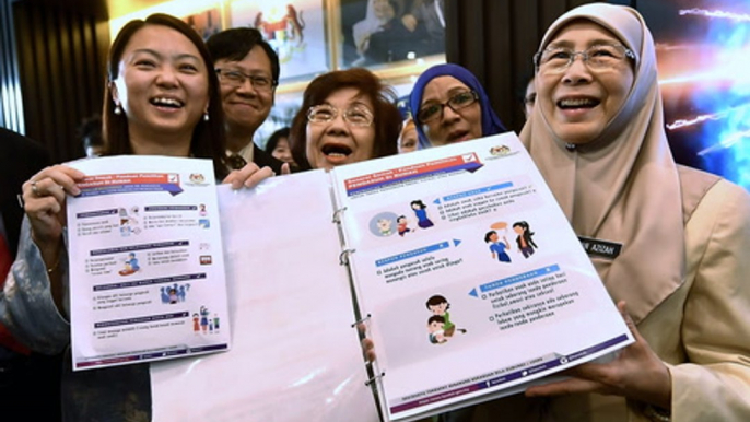 Hannah Yeoh: Use referrals, don't look for babysitters online