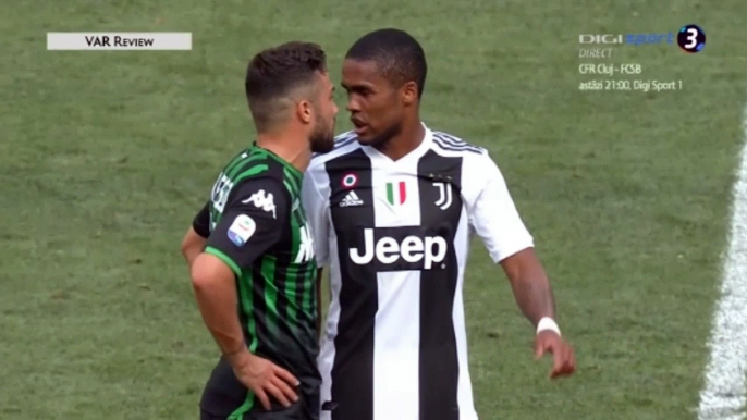 Douglas Costa ( Red Card ) spit on Di Francesco