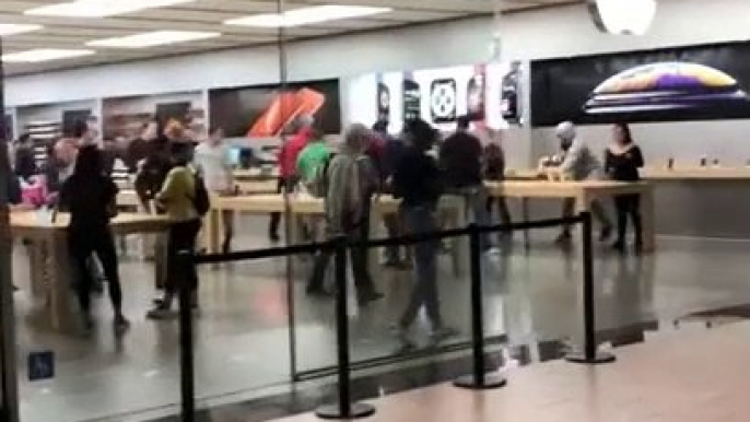 Un gang rentre dans un Apple Store pour tout voler en quelques secondes