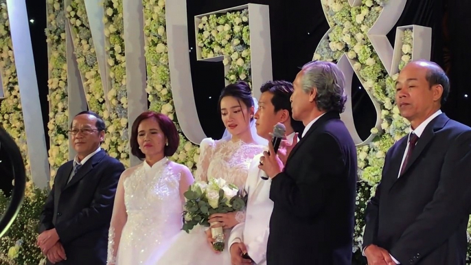 Trực tiếp đám cưới Trường Giang và Nhã Phương khóc hết nước mắt trong lễ cưới