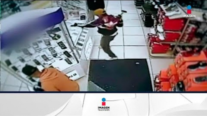 Detienen a banda dedicada a robar celulares en tiendas departamentales | Noticias con Francisco Zea