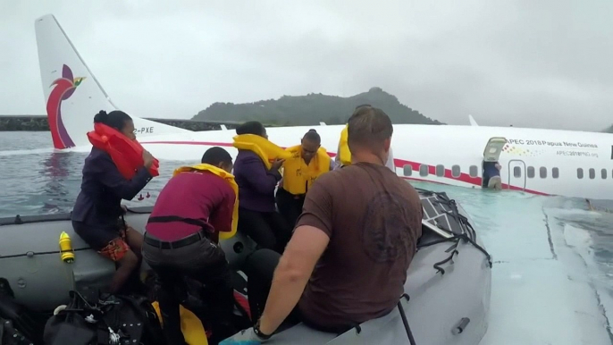 US Navy rescue passengers from sinking plane in Micronesia