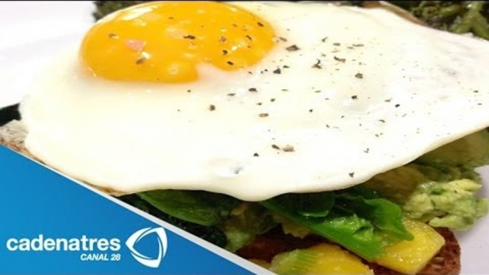 Receta de huevos esponjados con vegetales rostizados. Receta de huevos / Recetas fáciles