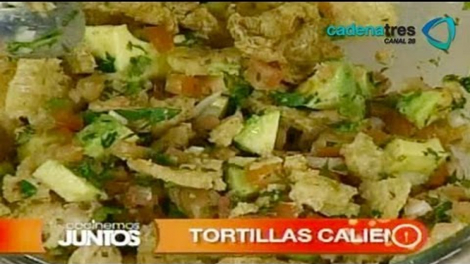 Receta de ensalada de chicharrón. Recetas de comida fáciles y rápidas / Cocina mexicana