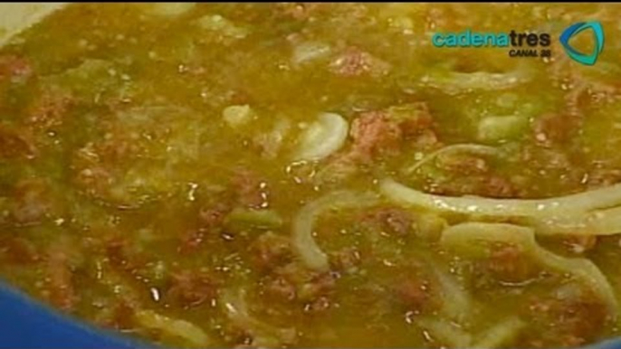 Receta de longaniza en salsa verde con papas. Receta de comida fáciles y rápidas