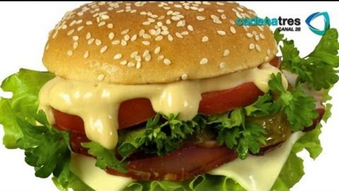 Receta de hamburguesas con alcachofas, roquefort y jitomates deshidratados. Receta de hamburguesas