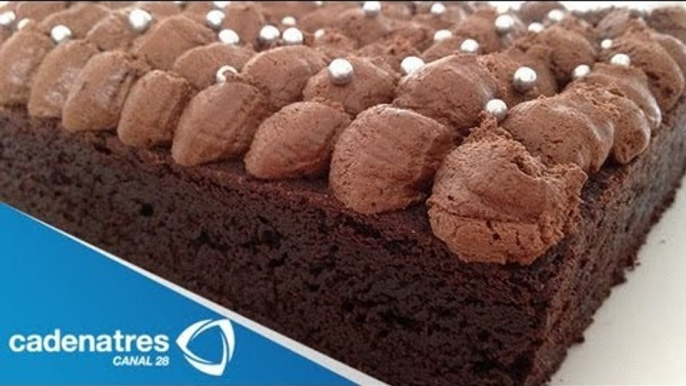 Receta para preparar brownies.  Receta de brownies / Receta de postres / Postres fáciles