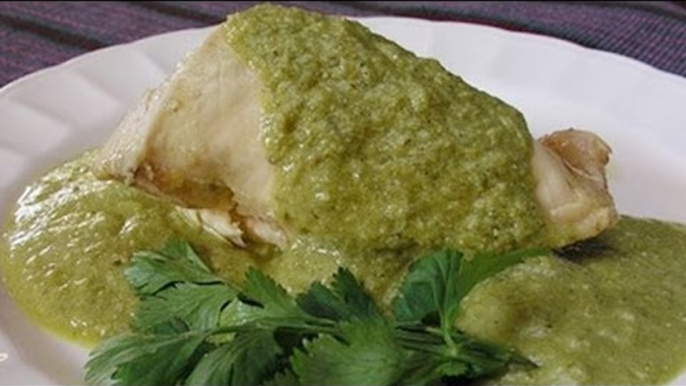 Receta para preparar filete de pescado en mole verde. Filete de pescado / Mole verde