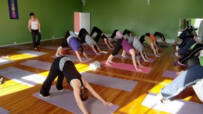 Clase de vinyasa yoga /  Vinyasa yoga