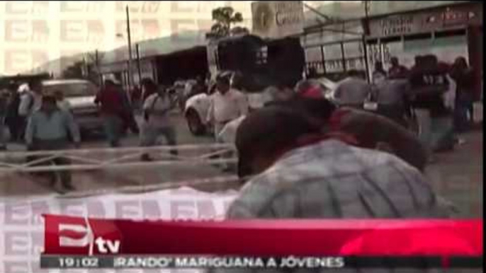 Normalistas de Ayotzinapa cierran entrada de Palacio de Gobierno de Guerrero / Excélsior Informa