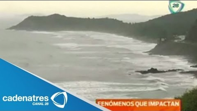 Huracán Raymond se convierte en tormenta tropical y se aleja de las costas mexicanas