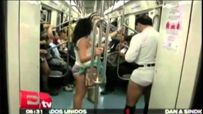 Ayer se realizó, por quinto año consecutivo, Un viaje en el metro sin pantalones / Vianey Esquinca