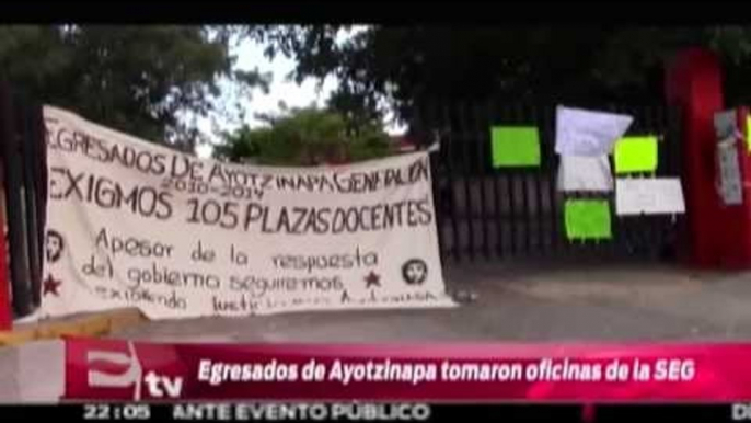 Normalistas de Ayotzinapa exigen entrega de plazas docentes / Pascal Beltrán