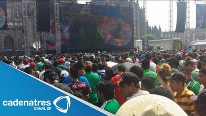 Capitalinos festejan en Zócalo victoria de la selección mexicana