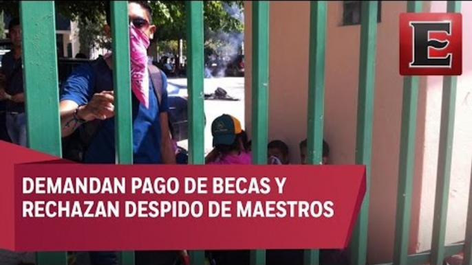 Normalistas de Chiapas toman oficinas de la Secretaría de Educación del Estado