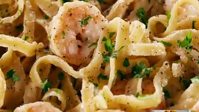 Shrimp Fettuccine Alfredo is the ULTIMATE comfort food.Full recipe: