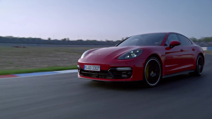 Der neue Porsche Panamera GTS auf der Rennstrecke