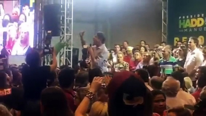 Em evento de Haddad, Cid Gomes chama petitas de "babacas" e ataca Lula