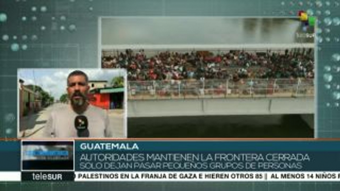 Autoridades mexicanas permiten paso de pequeños grupos en la frontera